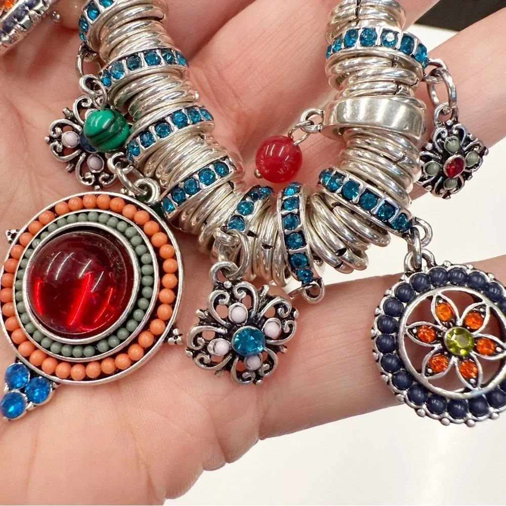 NWOT Boutique Bohemian Multicolor Rhinestone Pendants Chunky Silver Necklace